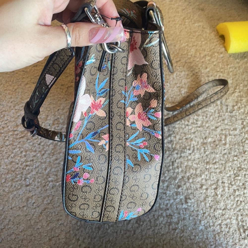 GUESS bag - Picture 3 of 6